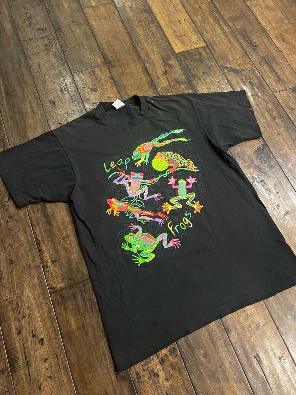 90s Fruit of the Loom Leap Frogs T-Shirt Size L Black Neon Graphic Vintage